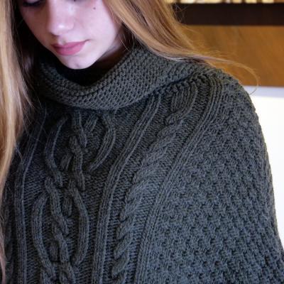 PONCHO ARANES BEIGE HUNTFIELD CAZA