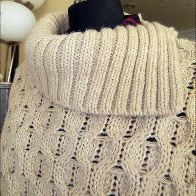 PONCHO DE MUJER CUELLO ABIERTO PUNTO