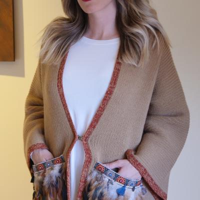 PONCHO PLUMAS CAMEL HUNTFIELD
