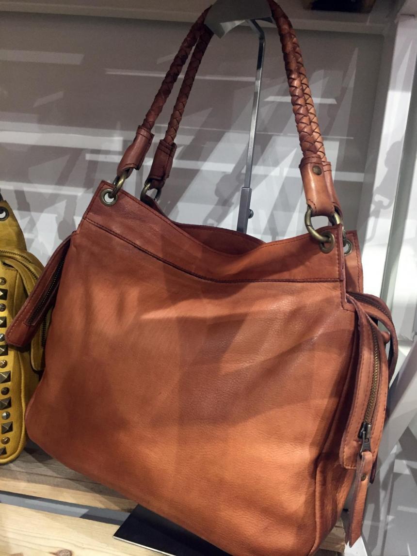 BOLSO PIEL LAVADA DOBLE CREMALLERA CAMEL | HuntField